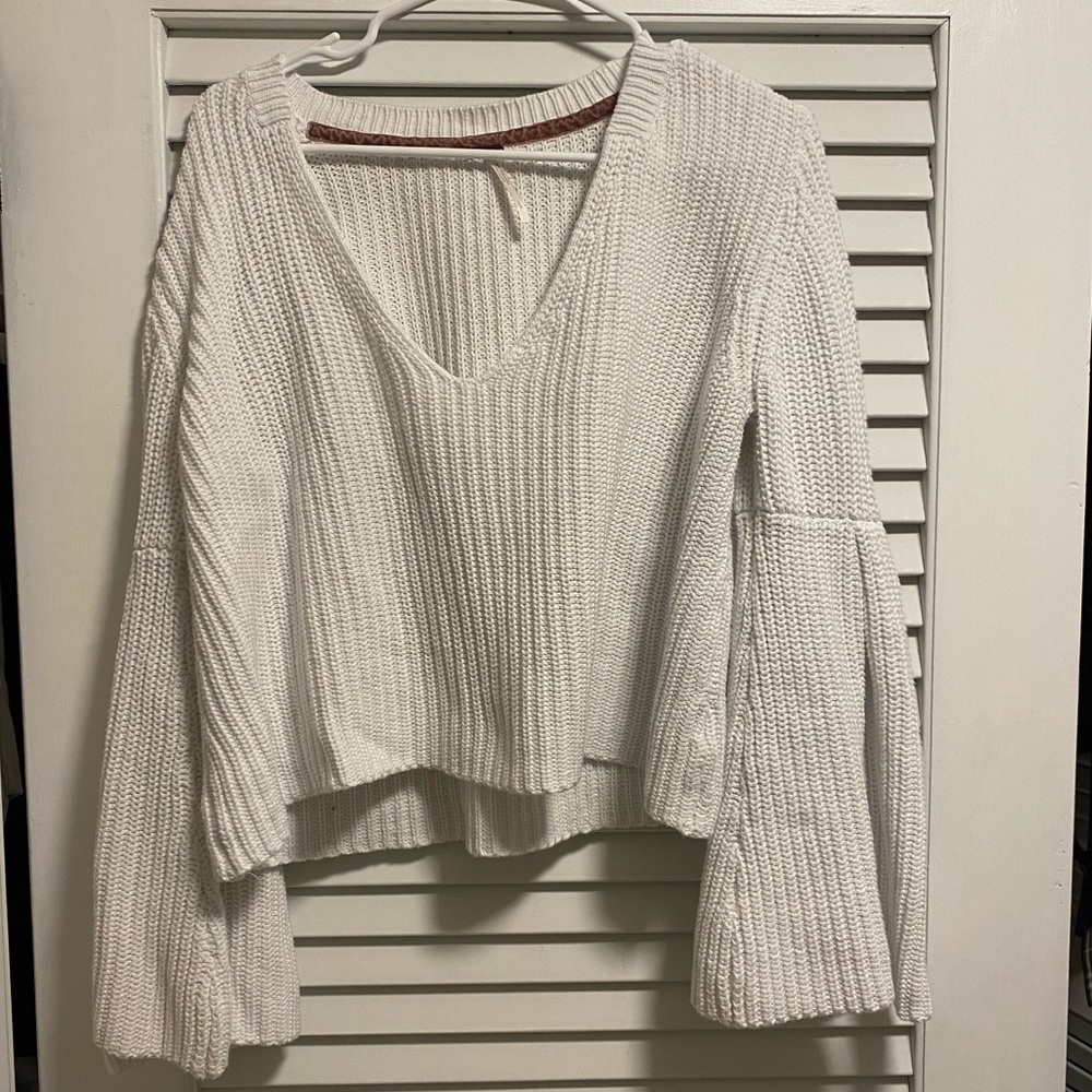 Flowy cropped v neck sweater